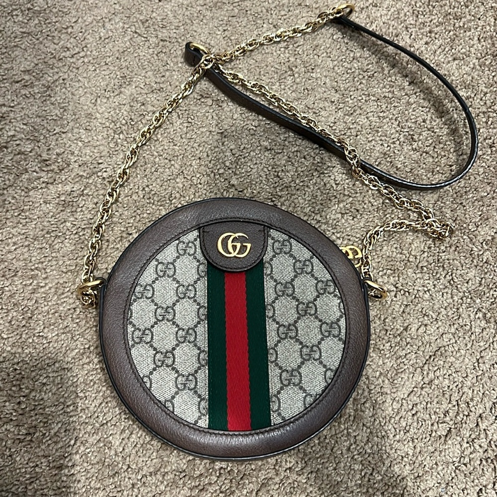 Gucci purse round